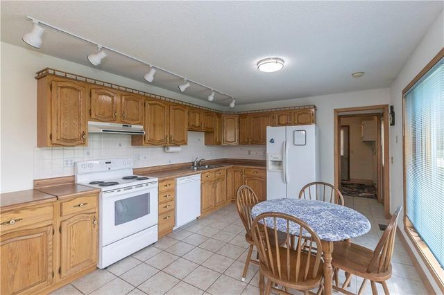 24069 Chieftain Road, Lawrence, KS 66044