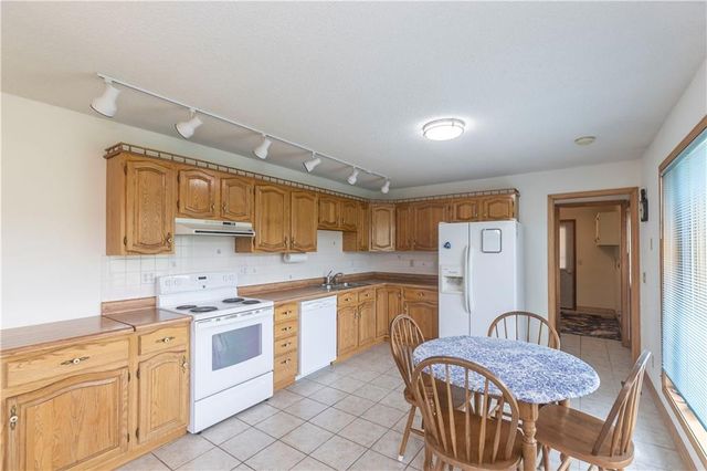 24069 Chieftain Road, Lawrence, KS 66044