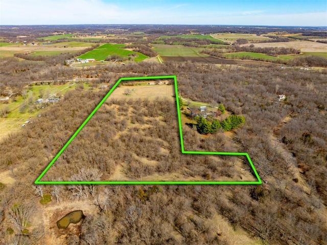 24069 Chieftain Road, Lawrence, KS 66044
