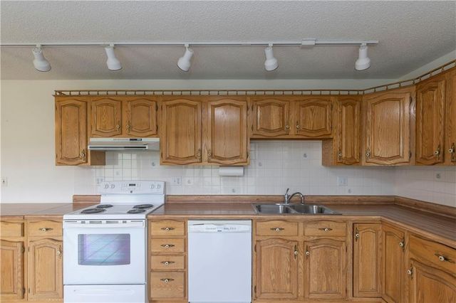 24069 Chieftain Road, Lawrence, KS 66044