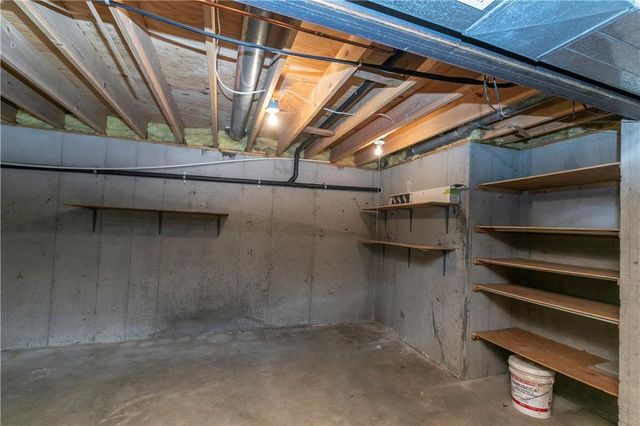 24069 Chieftain Road, Lawrence, KS 66044