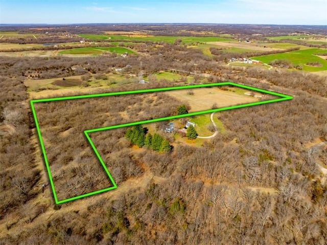 24069 Chieftain Road, Lawrence, KS 66044