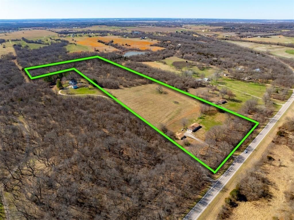 24069 Chieftain Road, Lawrence, KS 66044