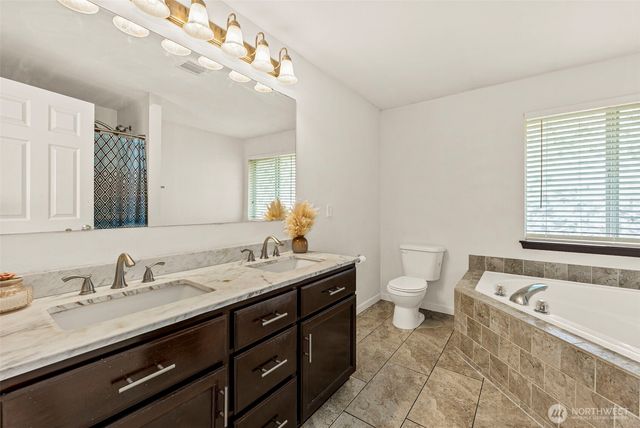 9115 Paradise View Court SE, Yelm, WA 98597