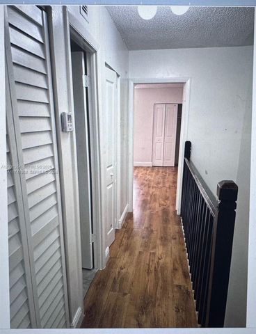 4372 W 11th Ln 30, Hialeah, FL 33012