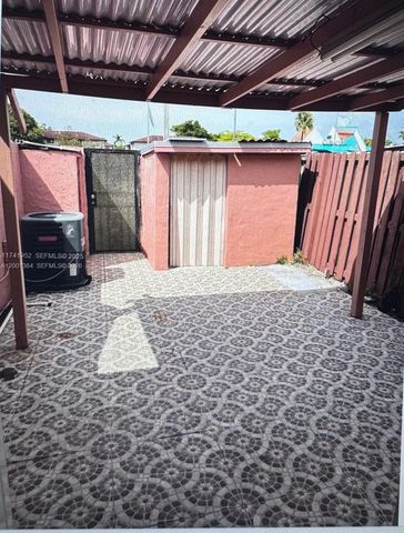 4372 W 11th Ln 30, Hialeah, FL 33012