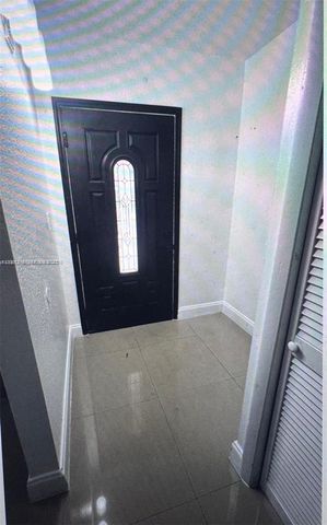 4372 W 11th Ln 30, Hialeah, FL 33012