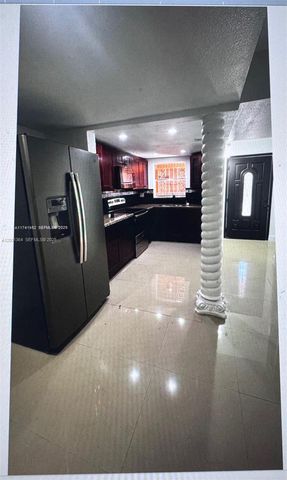 4372 W 11th Ln 30, Hialeah, FL 33012