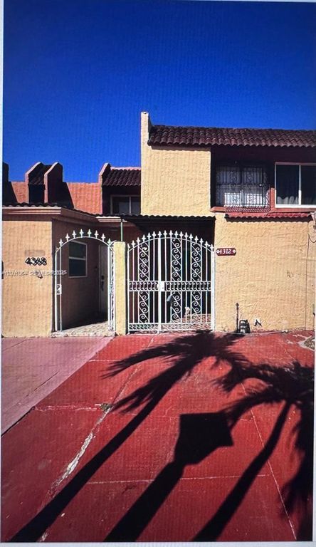 4372 W 11th Ln 30, Hialeah, FL 33012