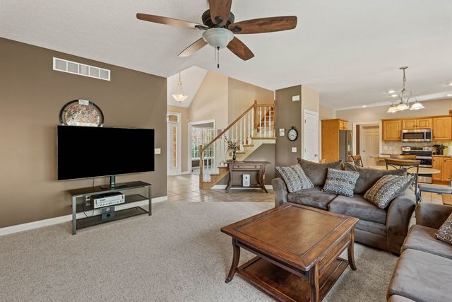 3212 Summertree Avenue, Bettendorf, IA 52722