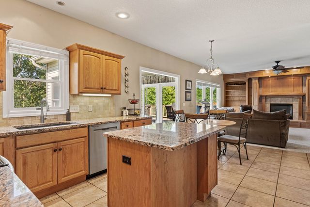 3212 Summertree Avenue, Bettendorf, IA 52722
