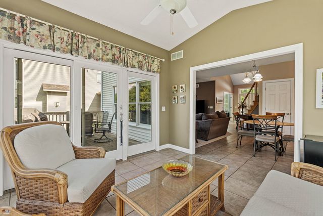 3212 Summertree Avenue, Bettendorf, IA 52722