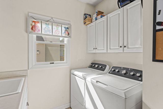 3212 Summertree Avenue, Bettendorf, IA 52722