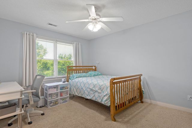3212 Summertree Avenue, Bettendorf, IA 52722