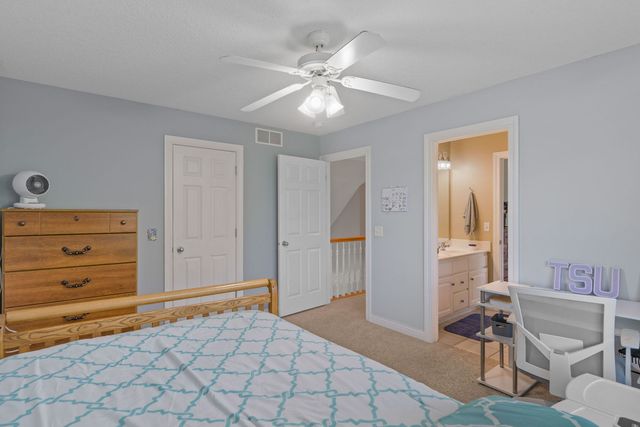 3212 Summertree Avenue, Bettendorf, IA 52722