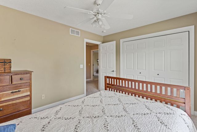 3212 Summertree Avenue, Bettendorf, IA 52722