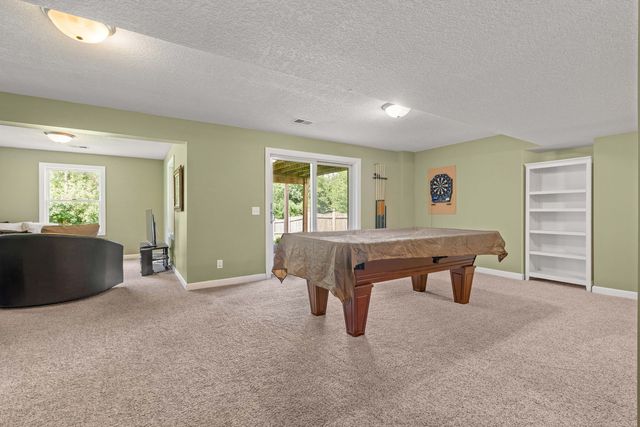 3212 Summertree Avenue, Bettendorf, IA 52722