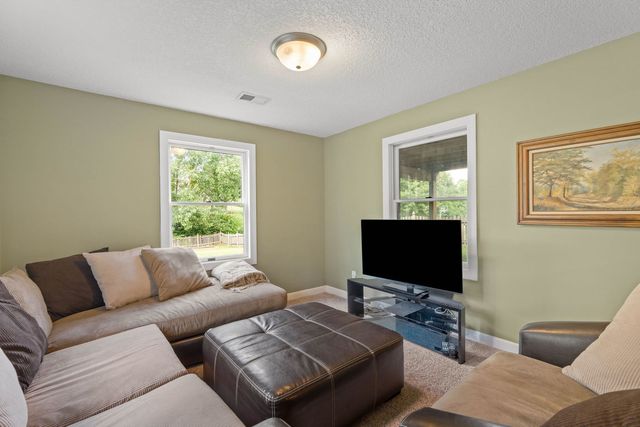 3212 Summertree Avenue, Bettendorf, IA 52722