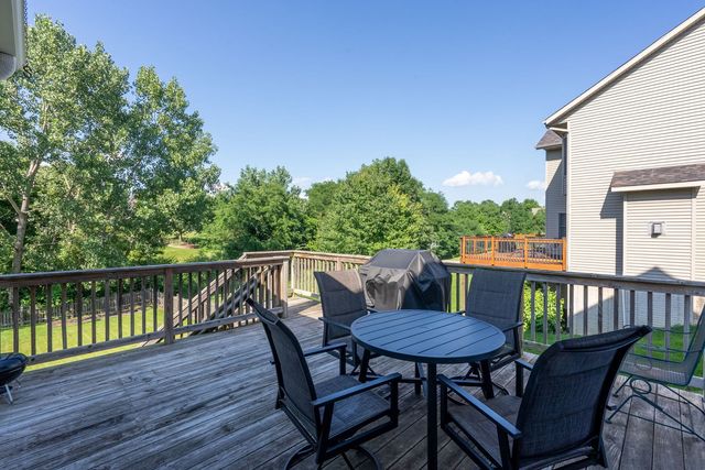 3212 Summertree Avenue, Bettendorf, IA 52722