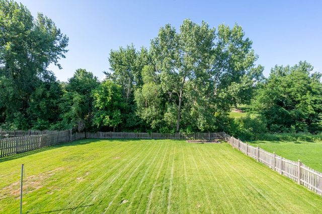 3212 Summertree Avenue, Bettendorf, IA 52722