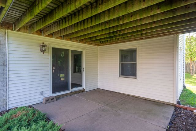 3212 Summertree Avenue, Bettendorf, IA 52722