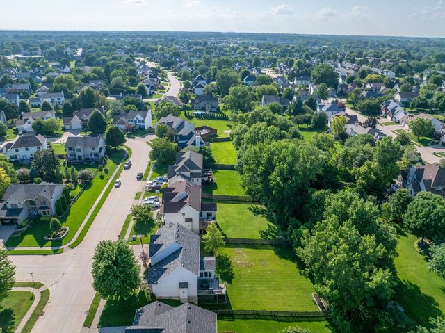 3212 Summertree Avenue, Bettendorf, IA 52722