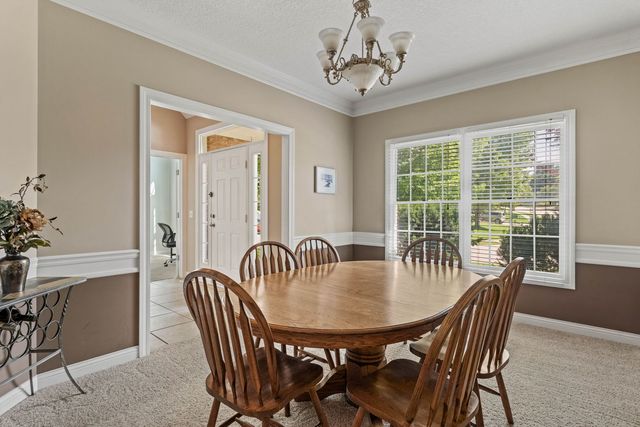 3212 Summertree Avenue, Bettendorf, IA 52722