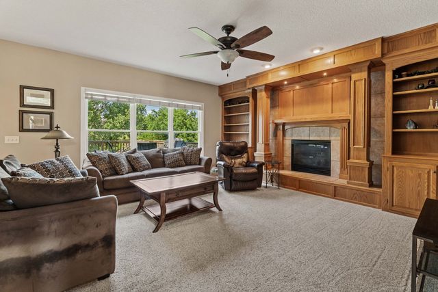3212 Summertree Avenue, Bettendorf, IA 52722