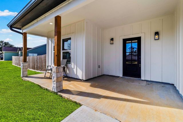 162 Legend Lane, Livingston, TX 77351