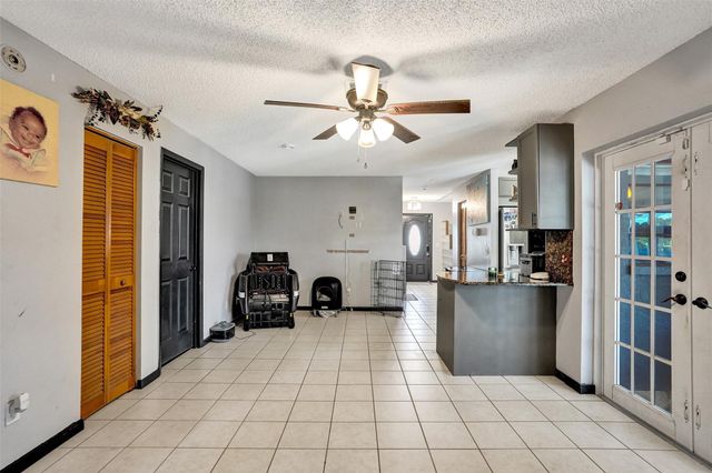 6977 NW Hartney Way, Port St Lucie, FL 34983