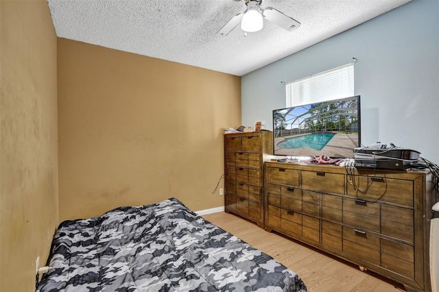 6977 NW Hartney Way, Port St Lucie, FL 34983