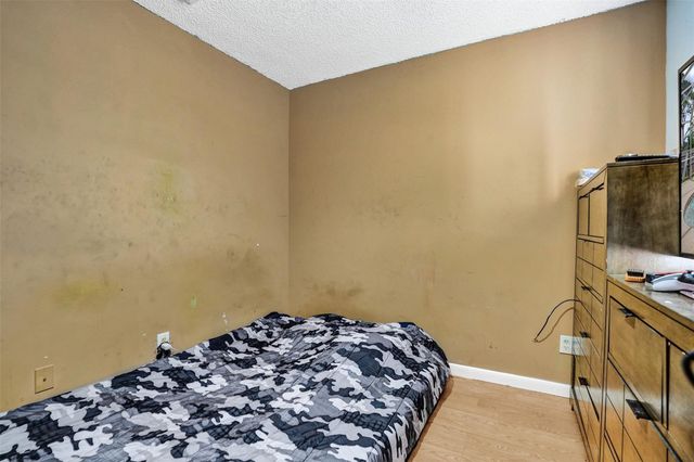 6977 NW Hartney Way, Port St Lucie, FL 34983