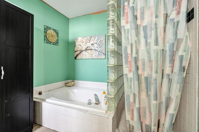 6977 NW Hartney Way, Port St Lucie, FL 34983