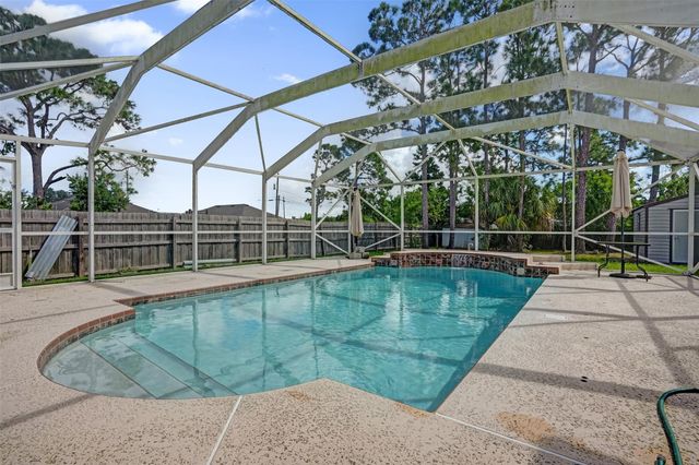 6977 NW Hartney Way, Port St Lucie, FL 34983