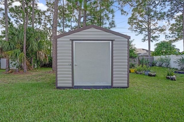 6977 NW Hartney Way, Port St Lucie, FL 34983
