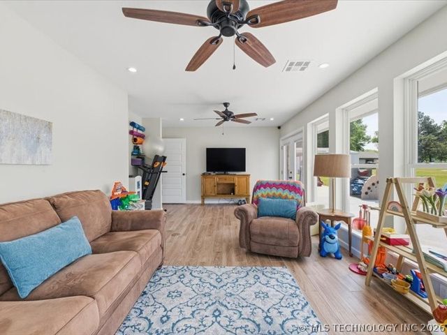 12428 W 61st Street S, Sapulpa, OK 74066