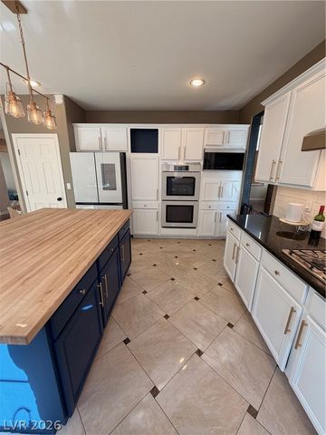 10029 Village Walk Avenue, Las Vegas, NV 89149