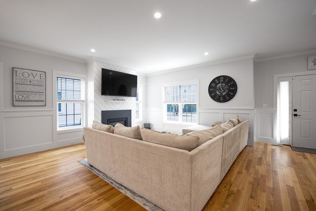 1813 River St 1813, Boston, MA 02136