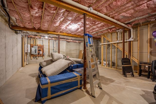 1813 River St 1813, Boston, MA 02136