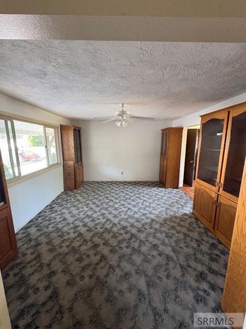 880 1st Street, Idaho Falls, ID 83401