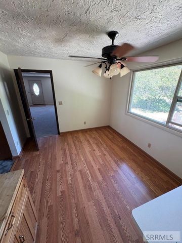 880 1st Street, Idaho Falls, ID 83401