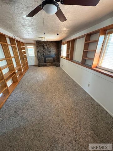 880 1st Street, Idaho Falls, ID 83401
