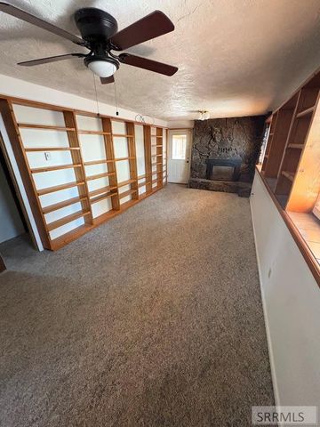 880 1st Street, Idaho Falls, ID 83401