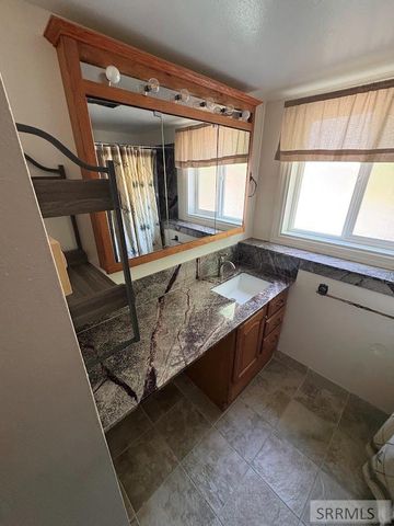 880 1st Street, Idaho Falls, ID 83401