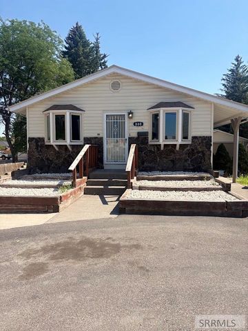 880 1st Street, Idaho Falls, ID 83401