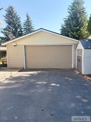 880 1st Street, Idaho Falls, ID 83401