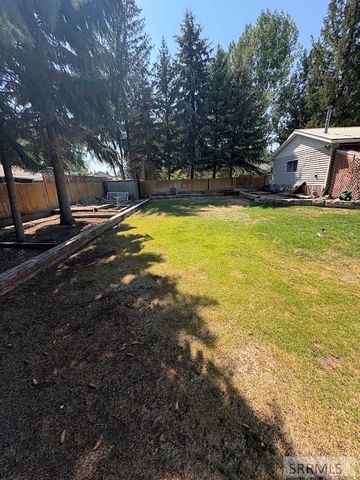 880 1st Street, Idaho Falls, ID 83401