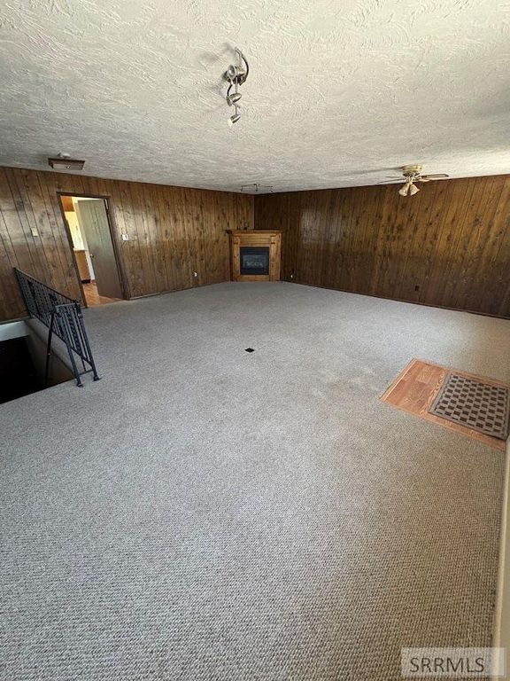 Image 15 of property listing at 880 1st Street, Idaho Falls, ID 83401