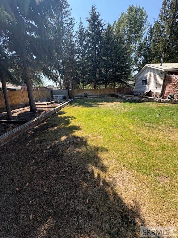 Image 8 of property listing at 880 1st Street, Idaho Falls, ID 83401