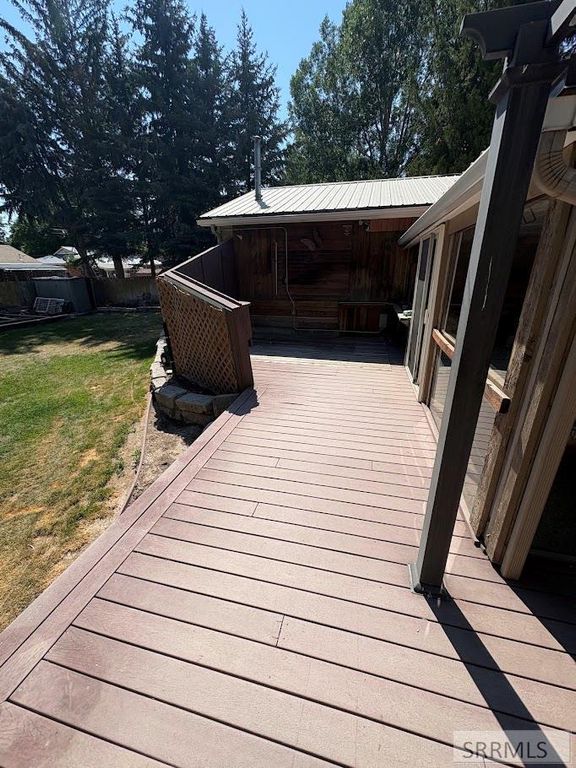 Image 9 of property listing at 880 1st Street, Idaho Falls, ID 83401